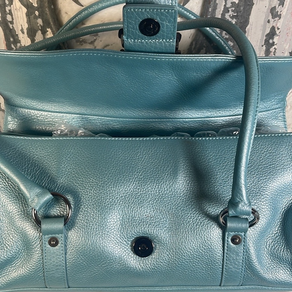 Prague Pearlized East west Pebble leather Handbag. - Picture 3 of 9